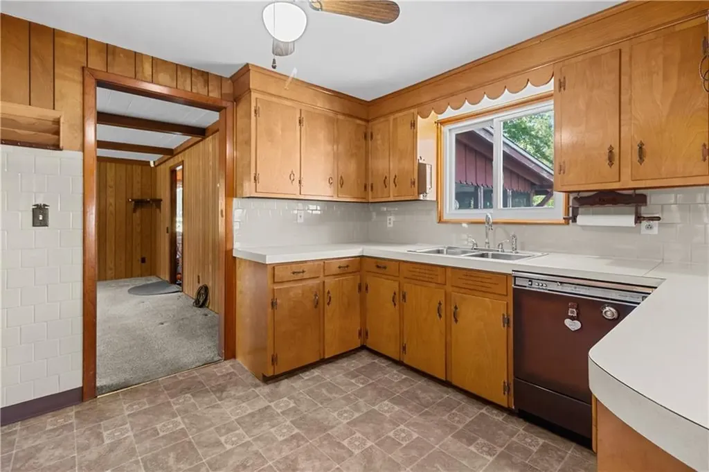 23 Mulberry Lane Tiverton RI 02878