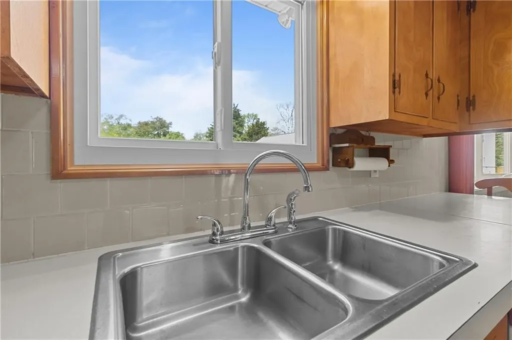 23 Mulberry Lane Tiverton RI 02878