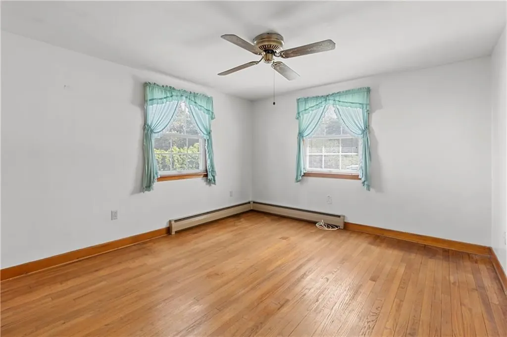 23 Mulberry Lane Tiverton RI 02878