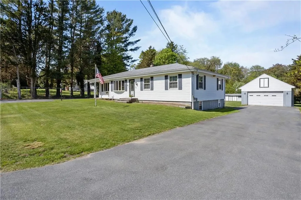 23 Mulberry Lane Tiverton RI 02878