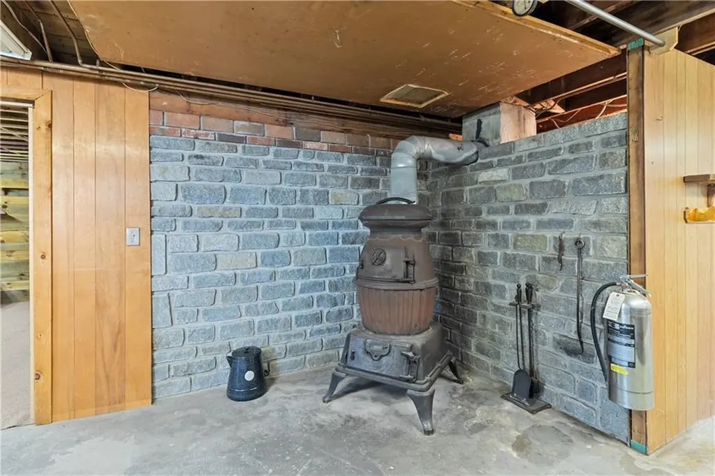 23 Mulberry Lane Tiverton RI 02878