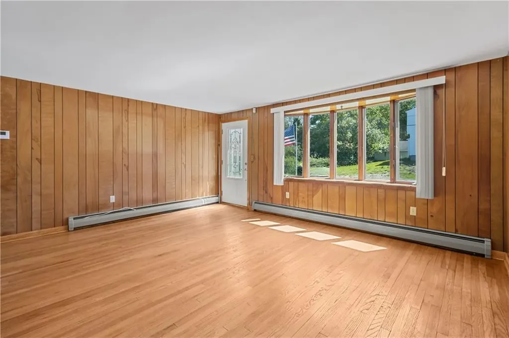 23 Mulberry Lane Tiverton RI 02878