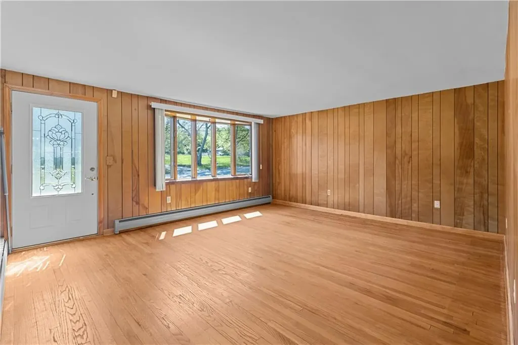 23 Mulberry Lane Tiverton RI 02878