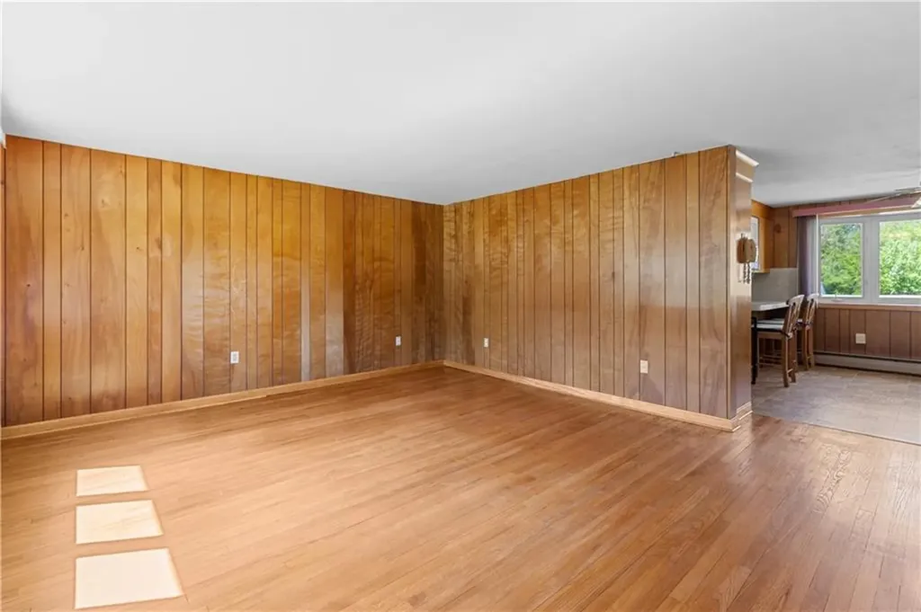 23 Mulberry Lane Tiverton RI 02878