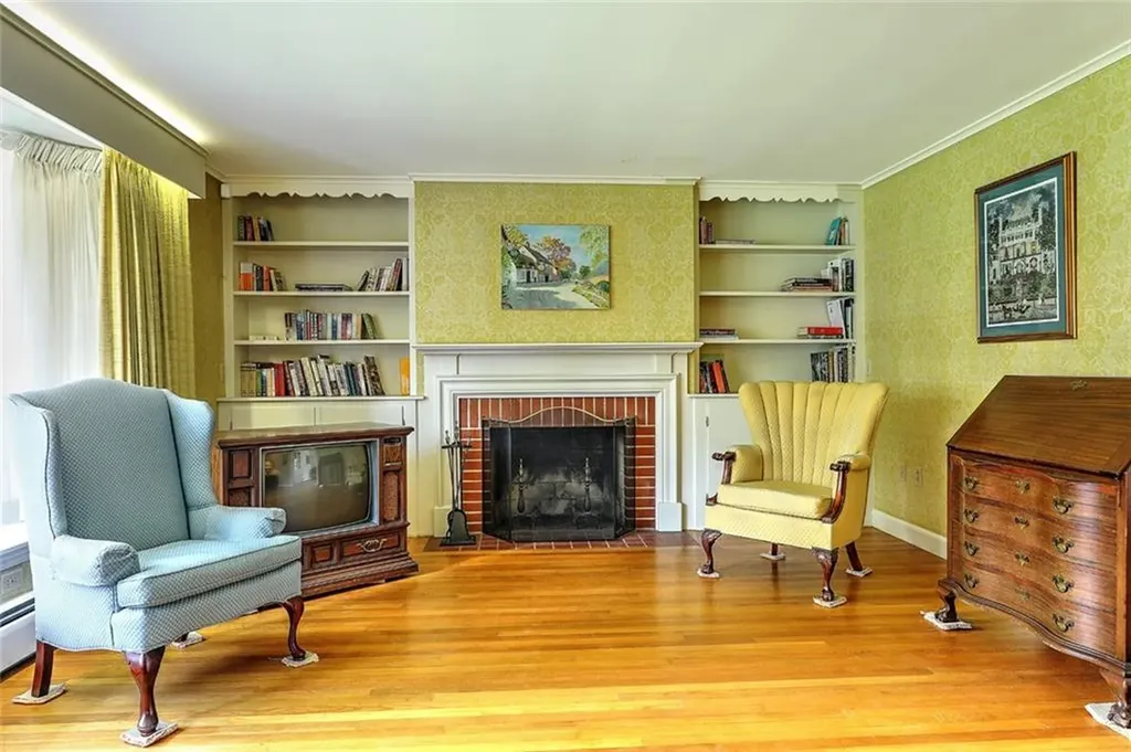 66 Westfield Road Warwick RI 02888