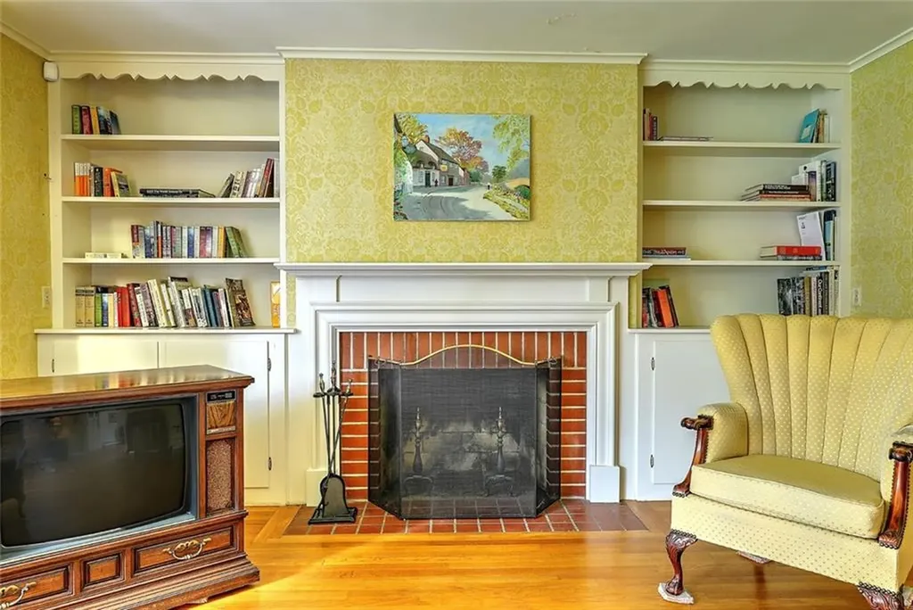 66 Westfield Road Warwick RI 02888
