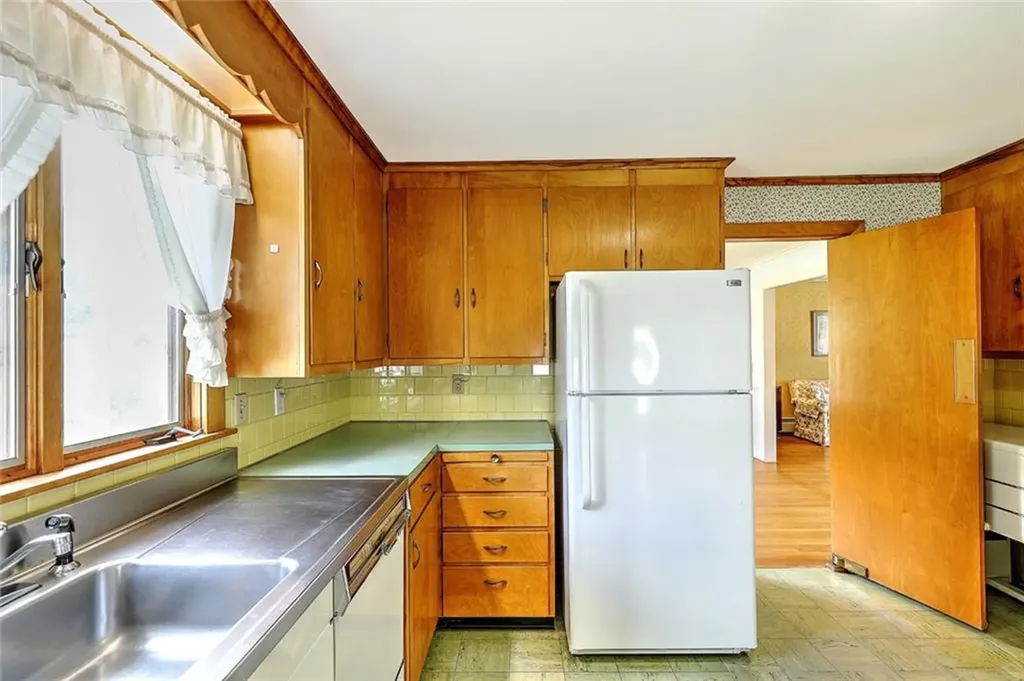 66 Westfield Road Warwick RI 02888