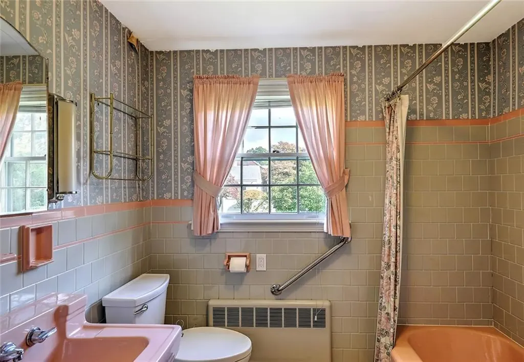 66 Westfield Road Warwick RI 02888