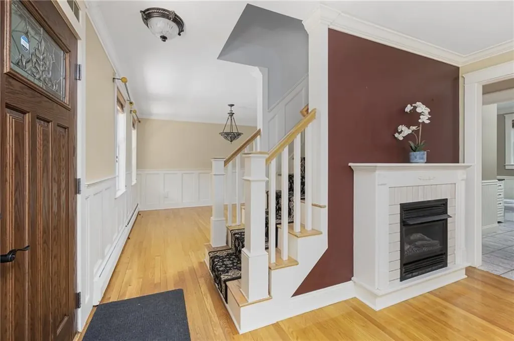 16 Karen Drive Hopkinton RI 02832