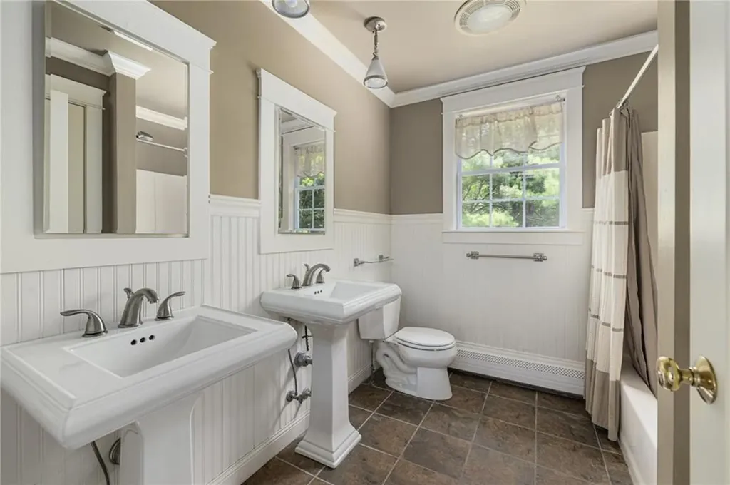 16 Karen Drive Hopkinton RI 02832