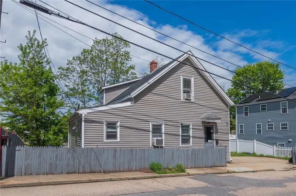 52 Luna Street Providence RI 02904