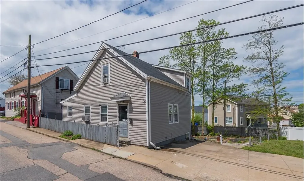 52 Luna Street Providence RI 02904