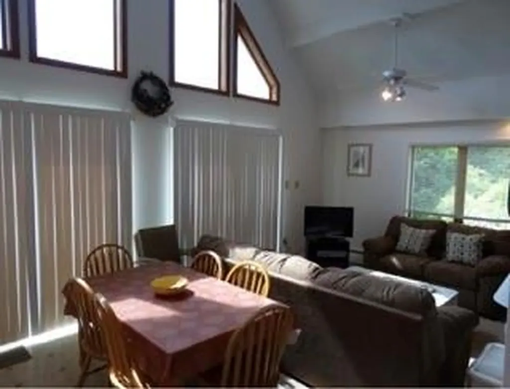 52 Webster Avenue Narragansett RI 02882
