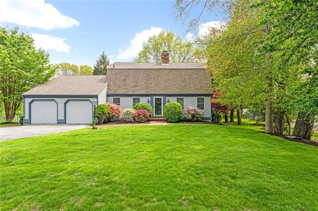 40 Wood Avenue Narragansett RI 02882
