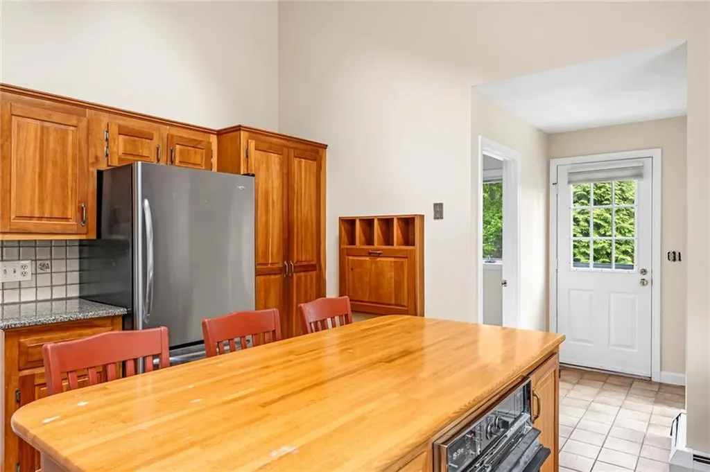 40 Wood Avenue Narragansett RI 02882