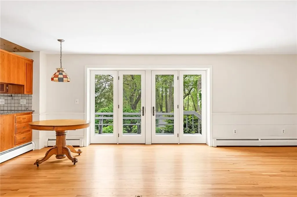 40 Wood Avenue Narragansett RI 02882