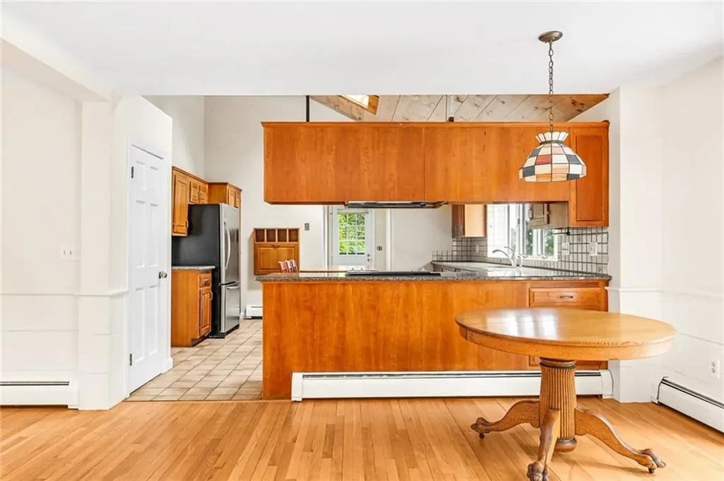 40 Wood Avenue Narragansett RI 02882