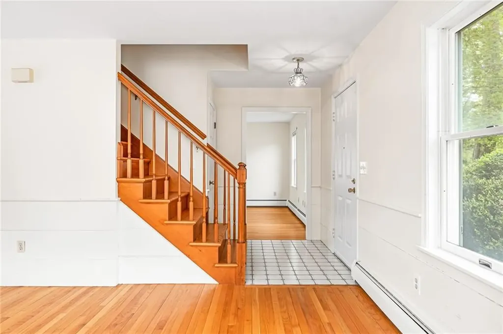 40 Wood Avenue Narragansett RI 02882