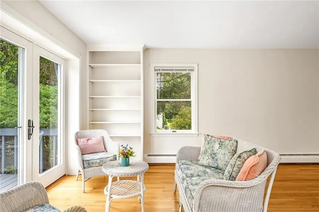 40 Wood Avenue Narragansett RI 02882