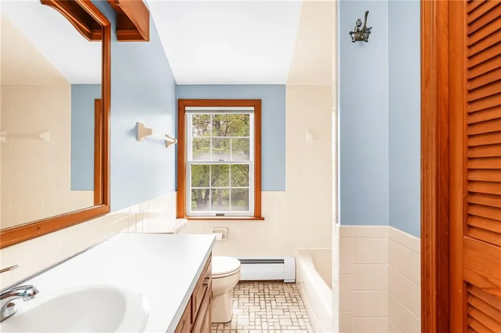 40 Wood Avenue Narragansett RI 02882