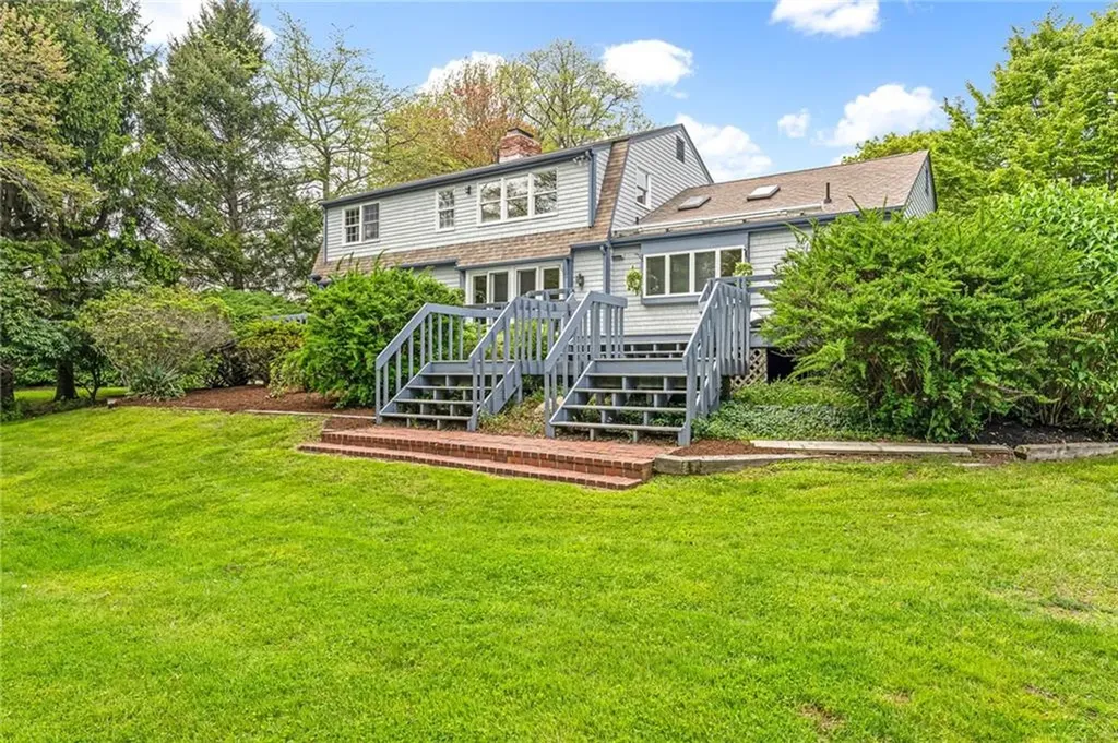 40 Wood Avenue Narragansett RI 02882