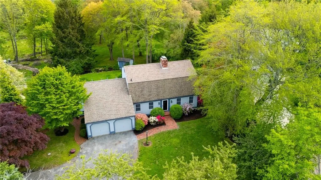40 Wood Avenue Narragansett RI 02882