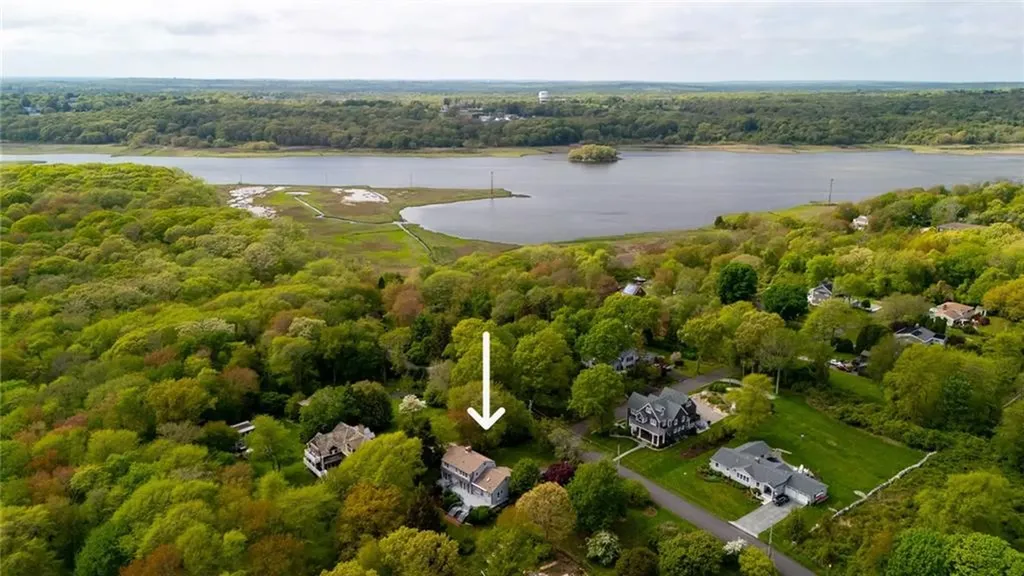 40 Wood Avenue Narragansett RI 02882