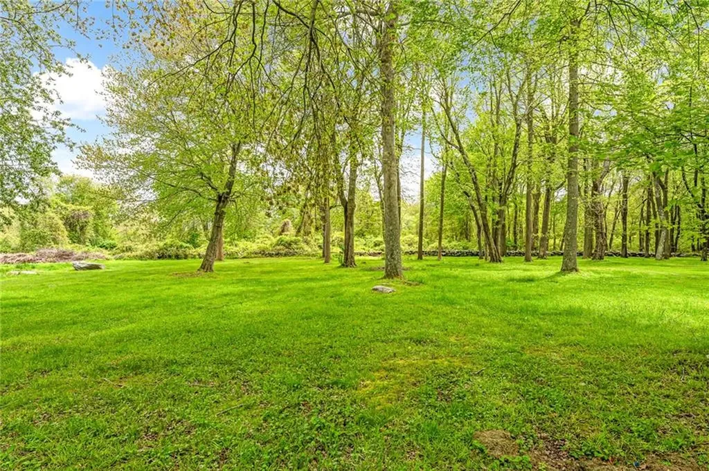 40 Wood Avenue Narragansett RI 02882