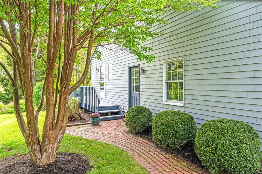 40 Wood Avenue Narragansett RI 02882