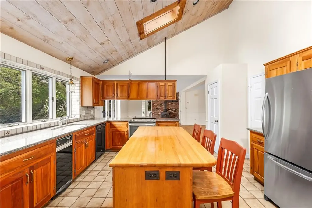 40 Wood Avenue Narragansett RI 02882