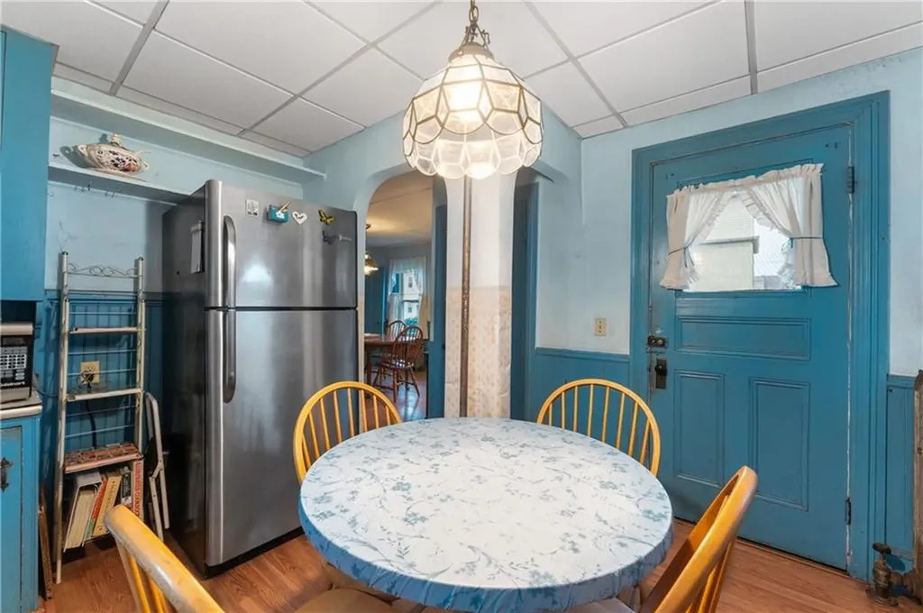 262 Sutton Avenue East Providence RI 02914