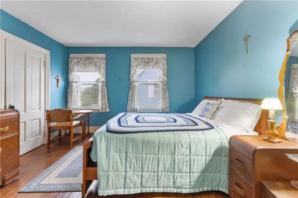 262 Sutton Avenue East Providence RI 02914