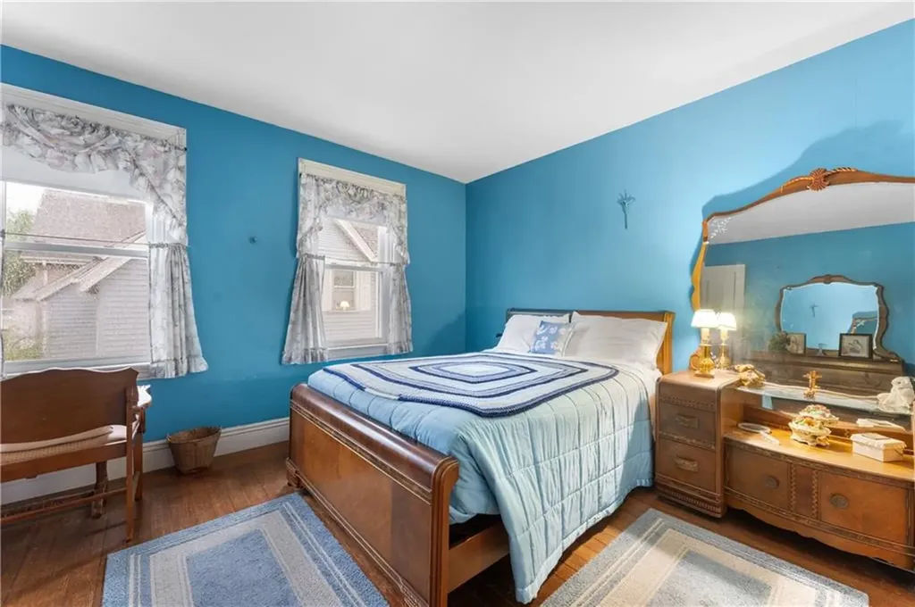 262 Sutton Avenue East Providence RI 02914