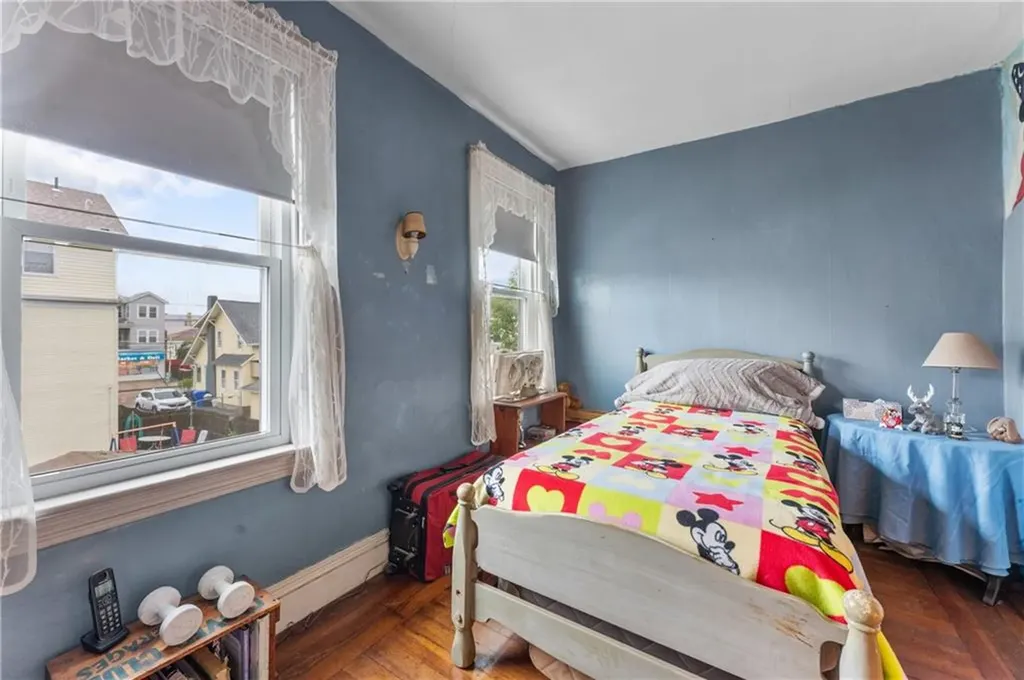 262 Sutton Avenue East Providence RI 02914