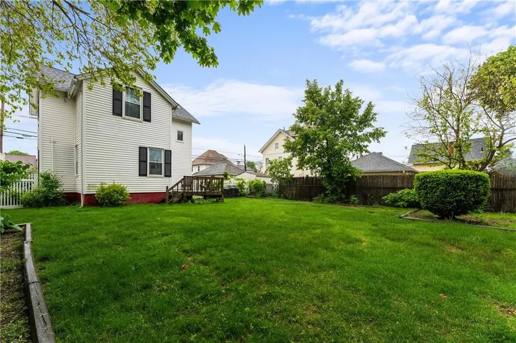 262 Sutton Avenue East Providence RI 02914