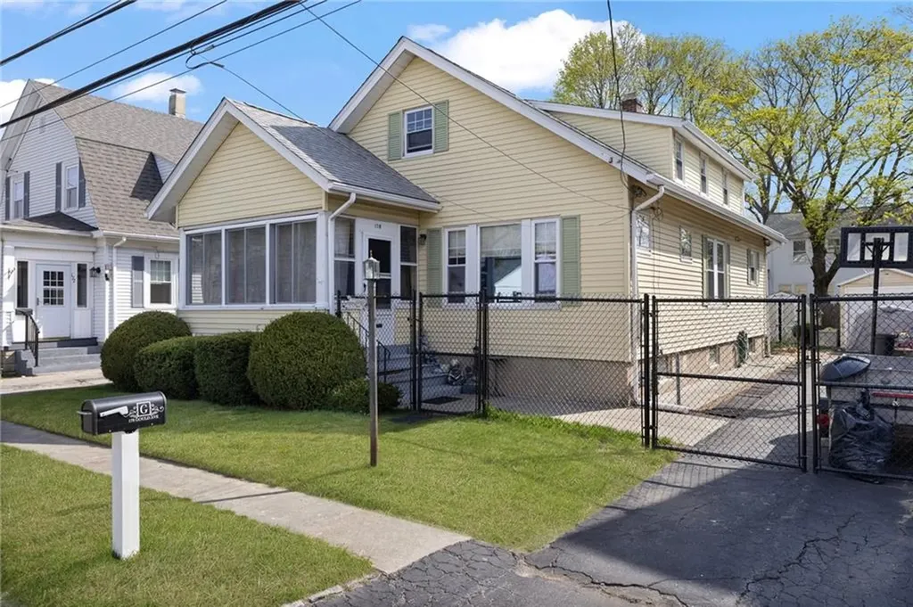 178 Gould Avenue Warwick RI 02888
