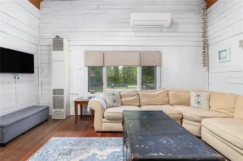 4 Ottawa Trail Narragansett RI 02882