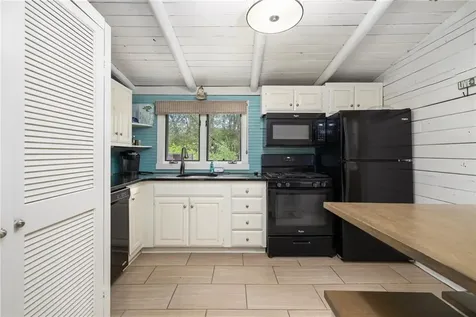 4 Ottawa Trail Narragansett RI 02882