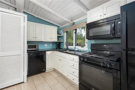 4 Ottawa Trail Narragansett RI 02882