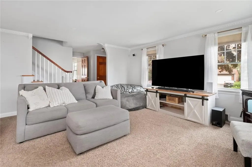30 Peters Lane West Warwick RI 02893