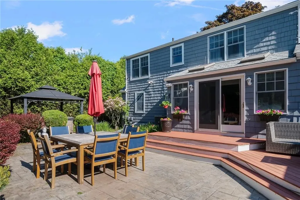 30 Peters Lane West Warwick RI 02893