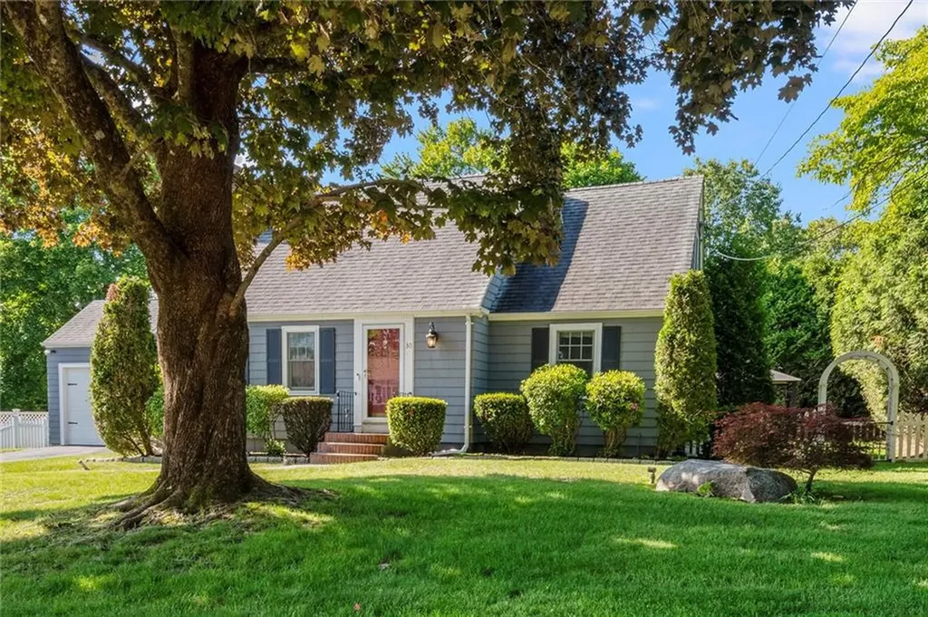 30 Peters Lane West Warwick RI 02893