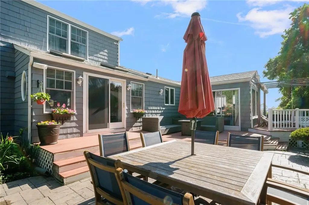 30 Peters Lane West Warwick RI 02893