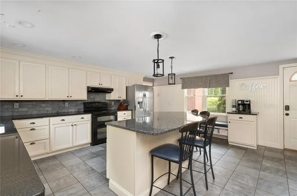 30 Peters Lane West Warwick RI 02893
