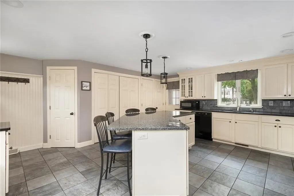 30 Peters Lane West Warwick RI 02893