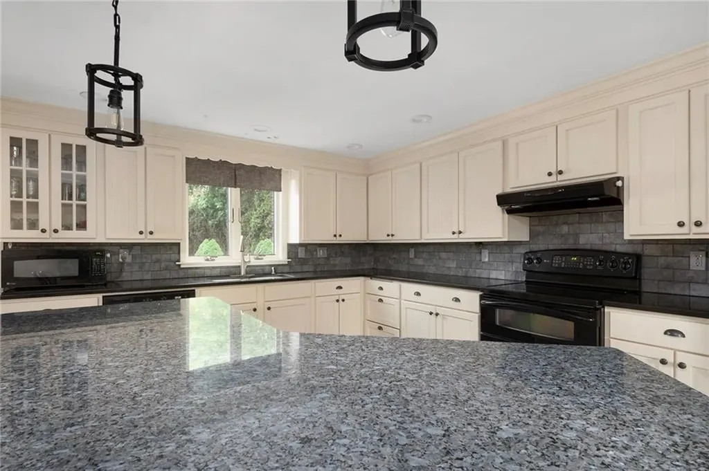 30 Peters Lane West Warwick RI 02893