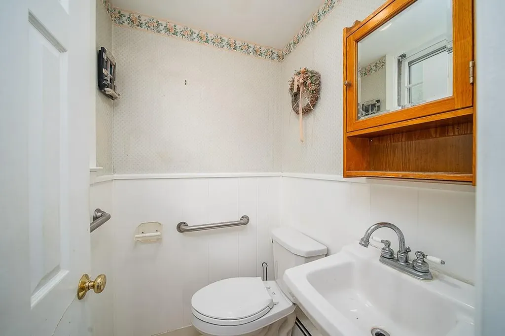 83 Darling Street Warwick RI 02886