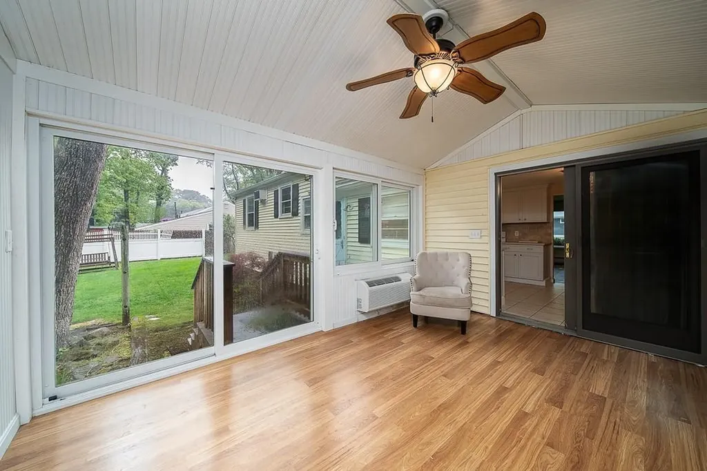83 Darling Street Warwick RI 02886