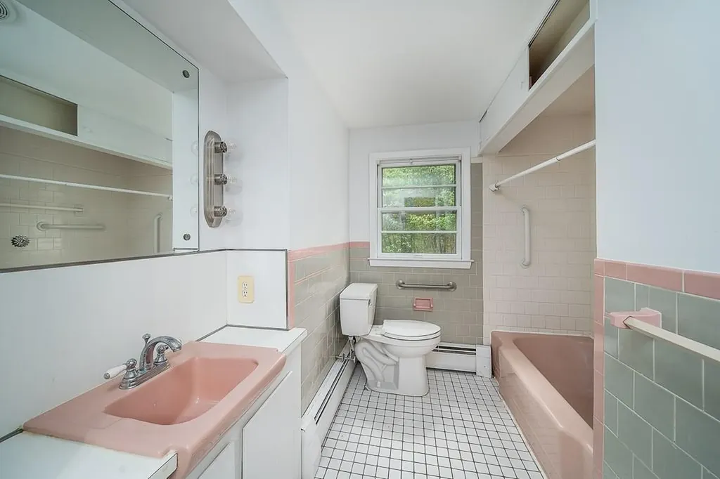 83 Darling Street Warwick RI 02886
