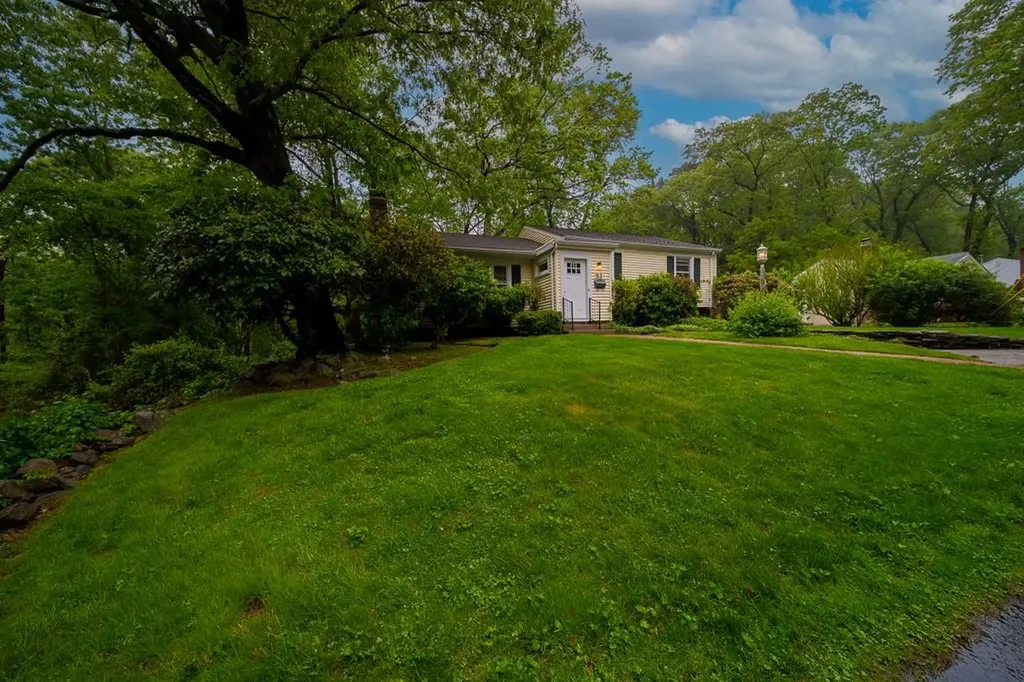83 Darling Street Warwick RI 02886
